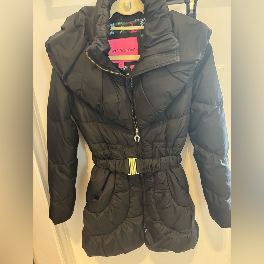 Betsy Johnson Pillow Collar Ruched Down Puffer Coat with belt size Small